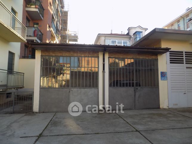 Garage/posto auto in residenziale in Via Vittorio Bersezio 10