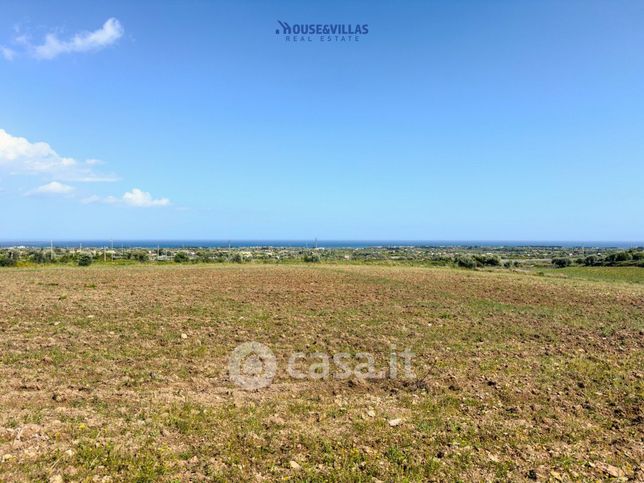Terreno agricolo in commerciale in Strada Senza Nome