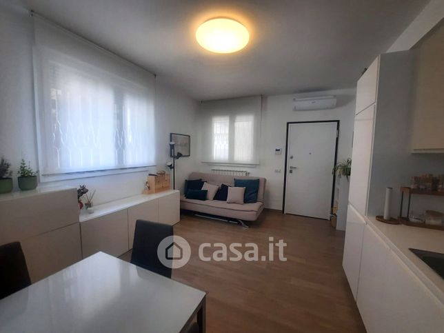 Appartamento in residenziale in Via CURIEL 34