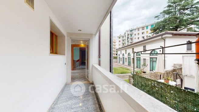 Ufficio in commerciale in Via Gemona 35