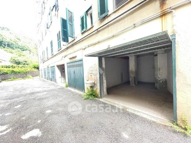 Box/posto auto in residenziale in Via Bolzaneto 120R