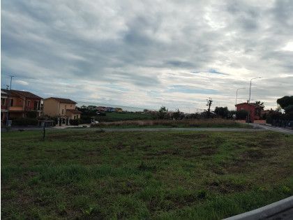 Terreno agricolo in commerciale in Via Aldo Moro