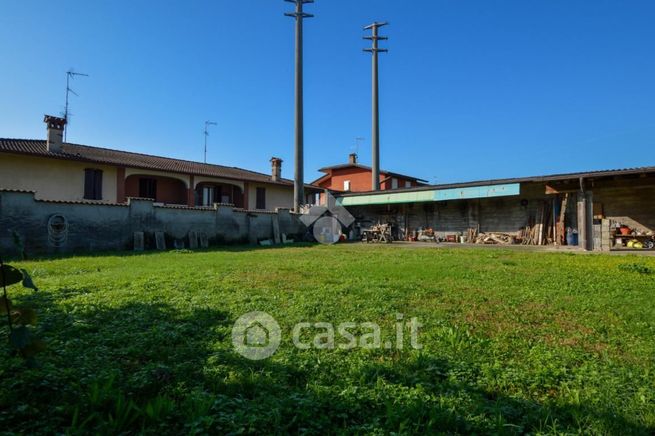 Terreno edificabile in residenziale in Via Camillo Golgi 24