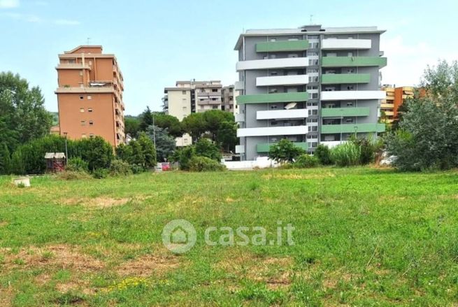 Terreno edificabile in residenziale in Via Senna