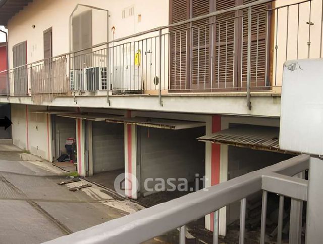 Garage/posto auto in residenziale in Via I Maggio