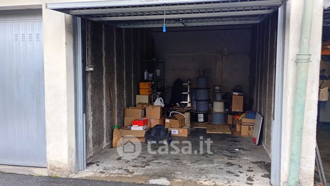 Box/posto auto in residenziale in Via degli Olmi