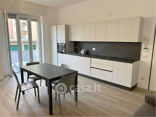 Appartamento in residenziale in Via Antonio Carnevali 43