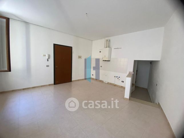 Appartamento in residenziale in Via Adami