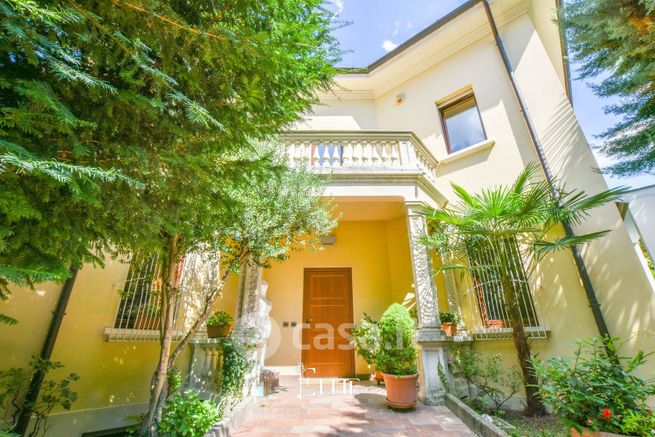 Villa in residenziale in Via Postcastello