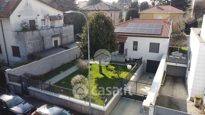 Villa in residenziale in Via Minotti 14