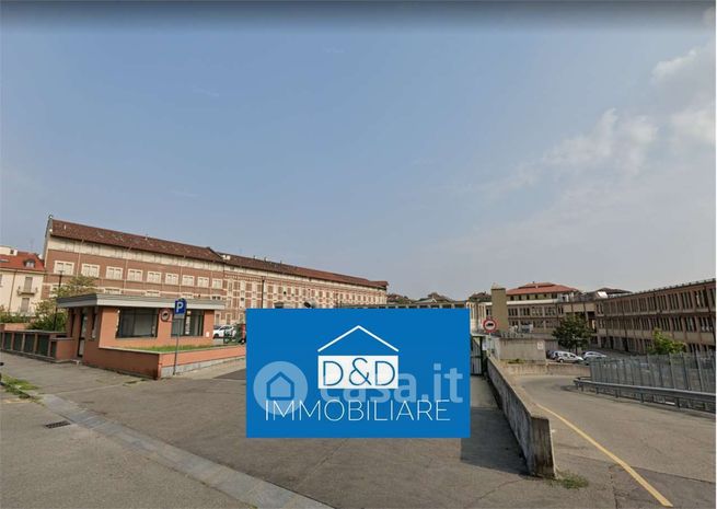 Box/posto auto in residenziale in Via Envie 8 /A