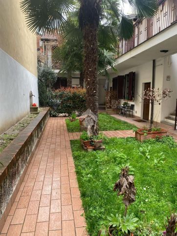 Appartamento in residenziale in Via Martiri Oscuri 6