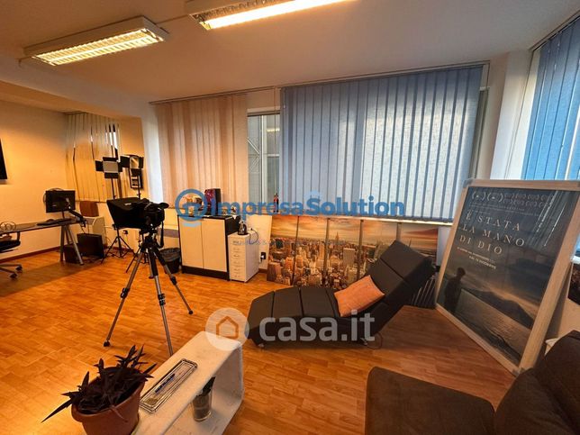 Ufficio in commerciale in Piazza Salerno 2