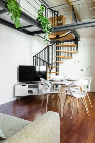 Loft in residenziale in Viale Lecco 93