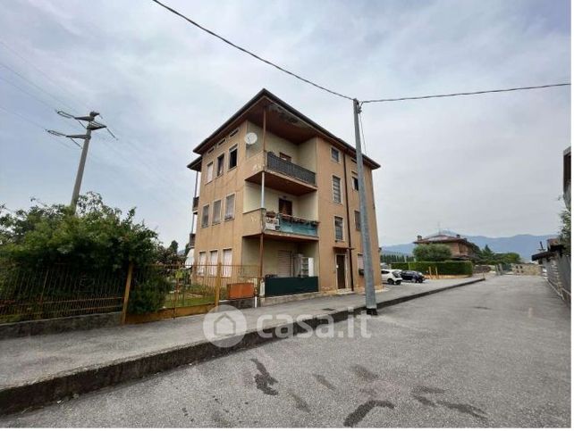 Appartamento in residenziale in Via Sarnico 1