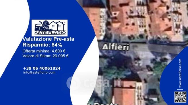 Box/posto auto in residenziale in Via V. Alfieri 29
