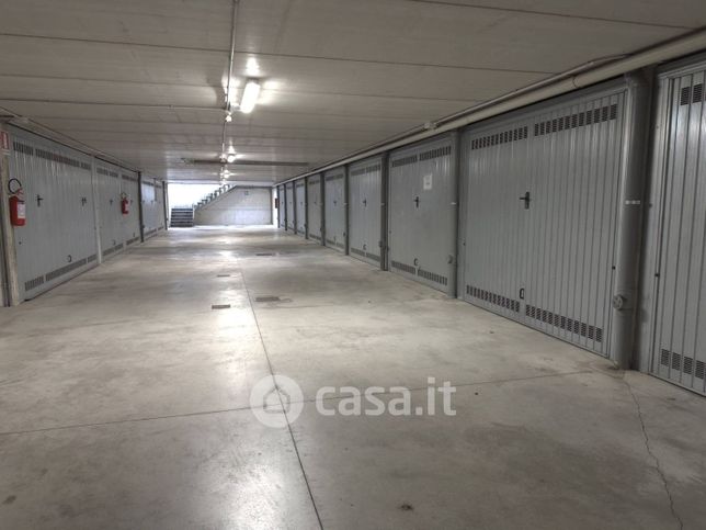 Garage/posto auto in residenziale in Passaggio Legler