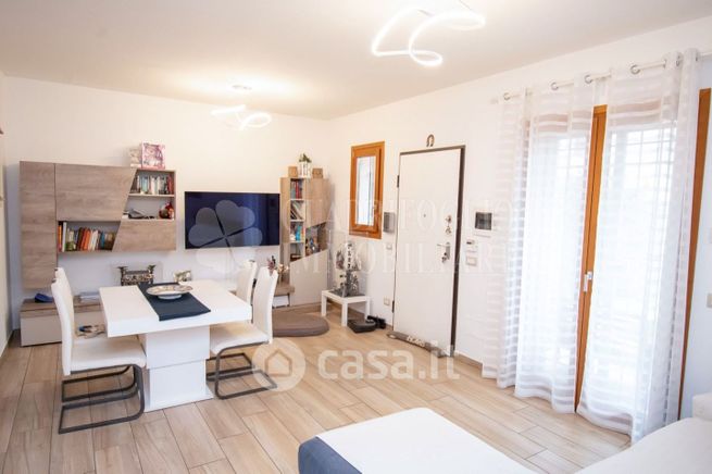 Villetta a schiera in residenziale in Via Bellicia 29