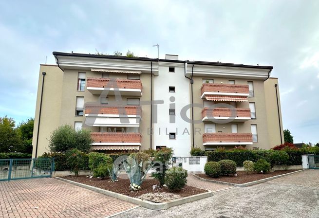 Appartamento in residenziale in Via Jessie White 10