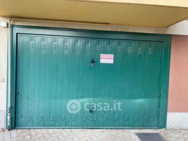Box/posto auto in residenziale in Via Rodolfo Morandi 5
