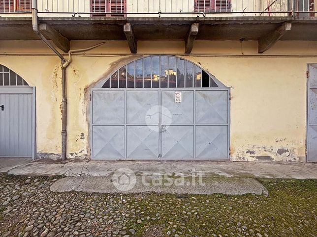 Box/posto auto in residenziale in Via Virginio 22