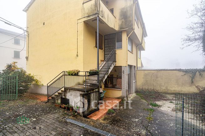 Casa bi/trifamiliare in residenziale in Via Cà di Bocchino