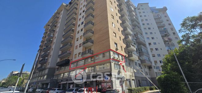 Ufficio in commerciale in Viale Croce Rossa 33