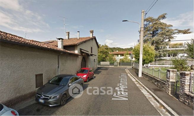 Appartamento in residenziale in Via Fortunato Canevali 31