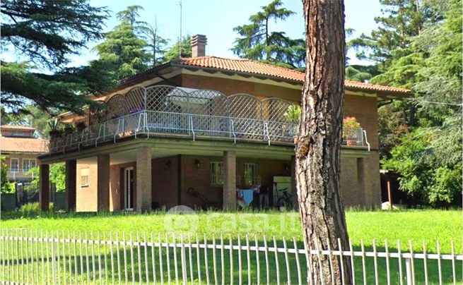 Villetta a schiera in residenziale in Via dei Pini