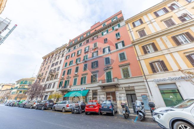 Capannone in commerciale in Via Trionfale 30