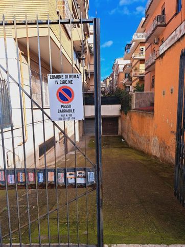 Garage/posto auto in residenziale in Via Francesco D'Ovidio