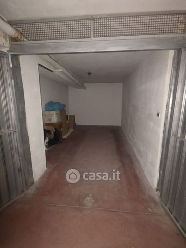 Box/posto auto in residenziale in Via Ionio
