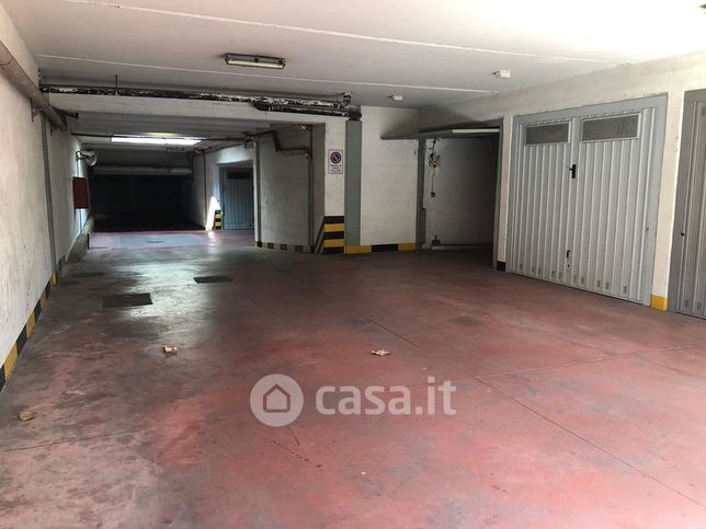 Garage/posto auto in residenziale in Via Alberico Gentili 15