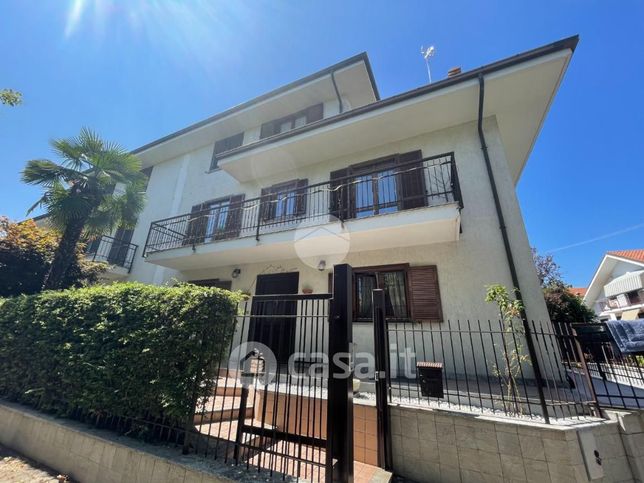 Villetta a schiera in residenziale in Via Bruino 29