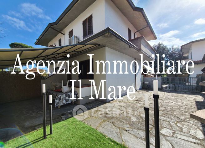 Casa bi/trifamiliare in residenziale in Via san giovanni bosco