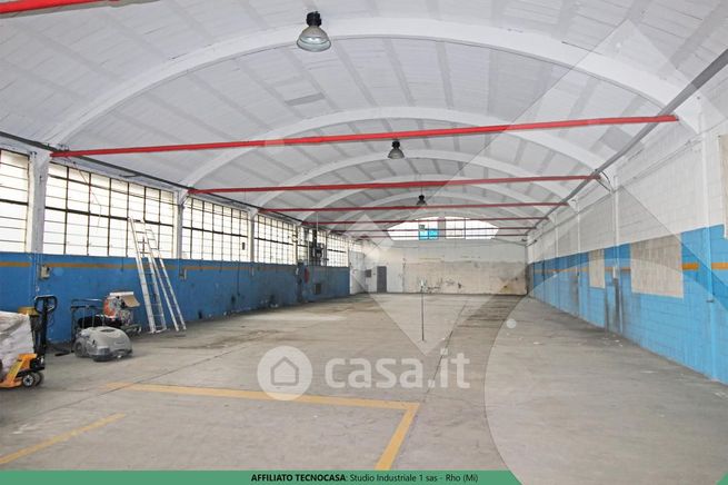 Capannone in commerciale in Via Tommaso Edison 70