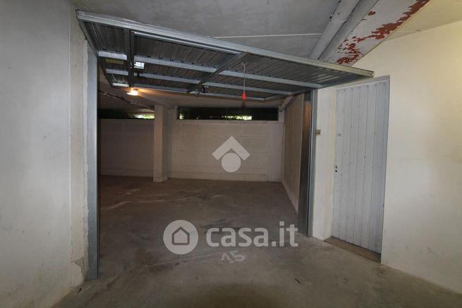 Box/posto auto in residenziale in Via Boite 2