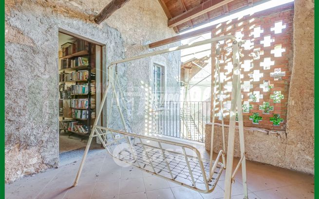 Casa indipendente in residenziale in 