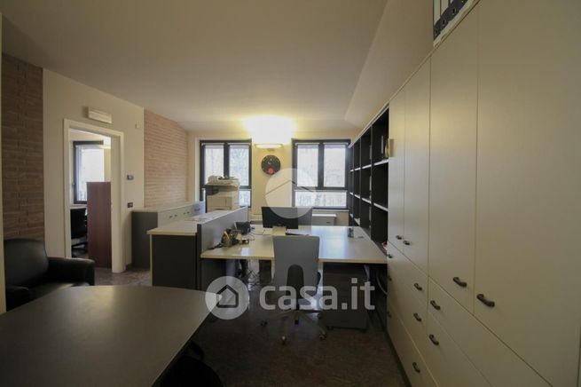 Ufficio in commerciale in Via Giacomo Matteotti 1
