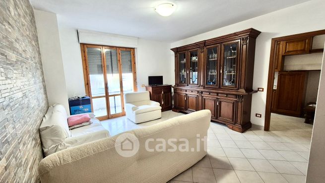 Appartamento in residenziale in Via Leona