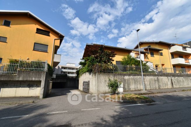 Box/posto auto in residenziale in Via Filippo Turati 2 /a