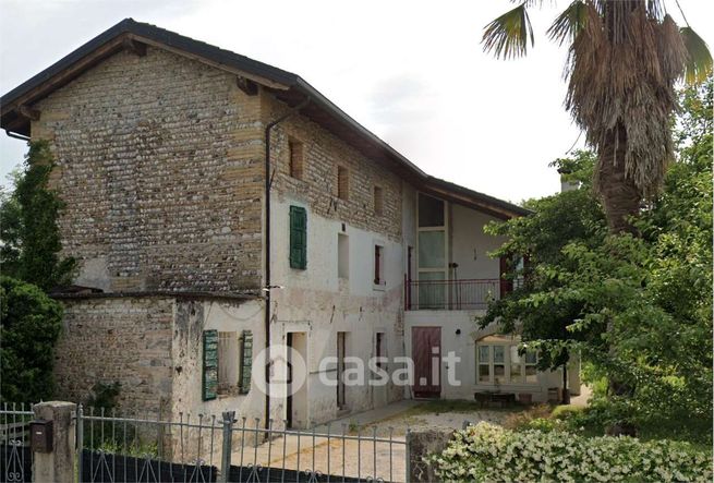 Casa bi/trifamiliare in residenziale in Località Torricella