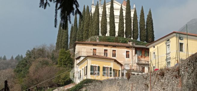 Casa indipendente in residenziale in Via Riva 20