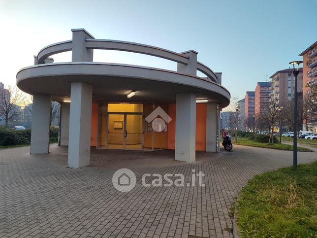 Garage/posto auto in residenziale in Viale Caterina da Forlì 40