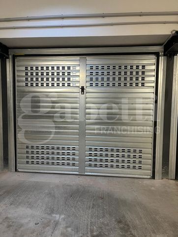 Garage/posto auto in residenziale in Via Accademia Albertina 31