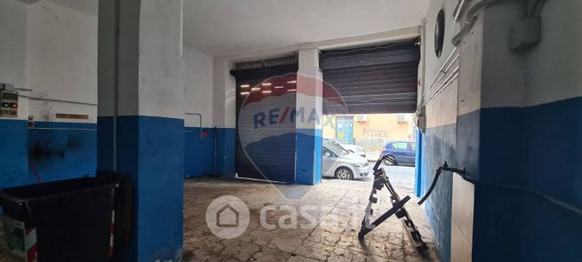 Garage/posto auto in residenziale in Via Canfora 56 -72