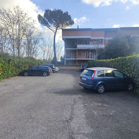 Appartamento in residenziale in Via Tiberina 82