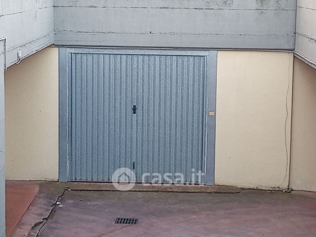 Box/posto auto in residenziale in Via Ettore Majorana