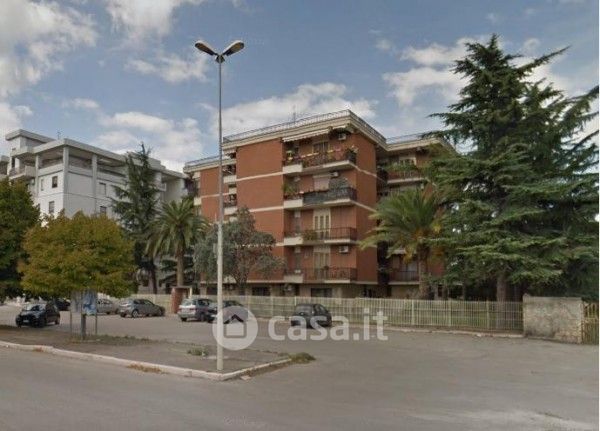 Appartamento in residenziale in Via Pietrantonio Loffredo