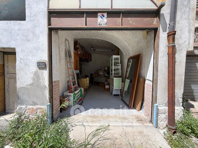 Box/posto auto in residenziale in Via Giambattista Vico 48